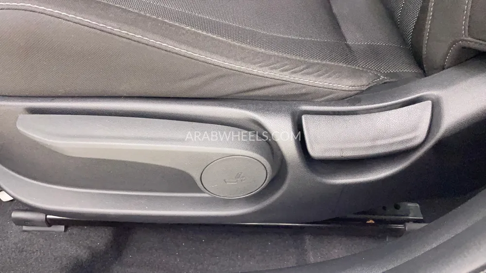 Hyundai Elantra 2023 for Sale in Dubai Image-21