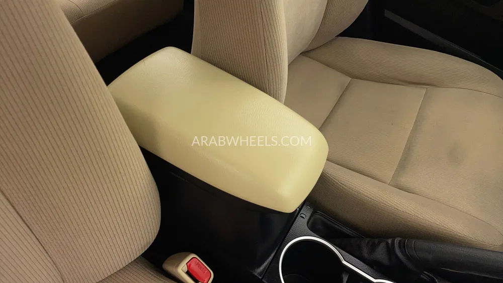 تويوتا كورولا 2019 for Sale in دبي Image-30