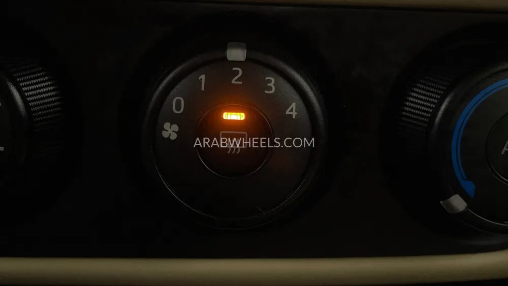 تويوتا كورولا 2019 for Sale in دبي Image-33