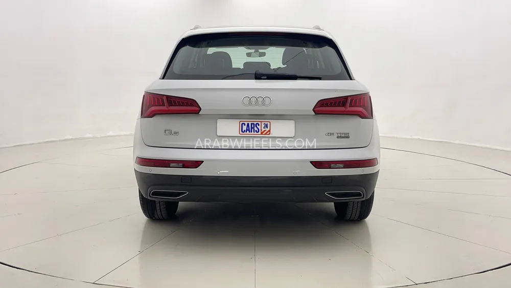 Audi Q5 2019 for Sale in Dubai Image-4
