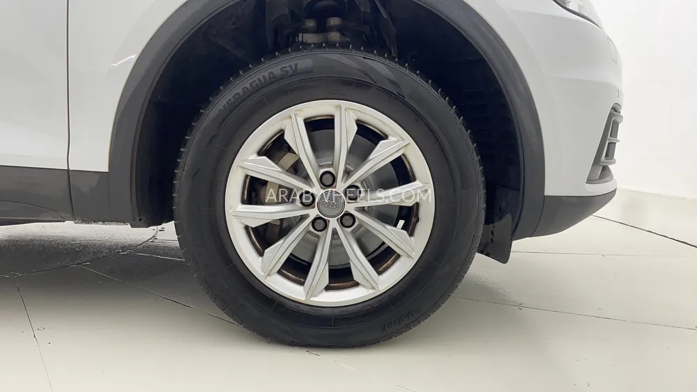 Audi Q5 2019 for Sale in Dubai Image-10