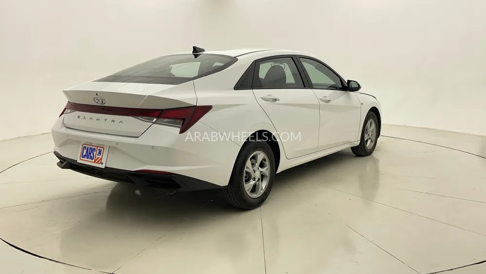 Hyundai Elantra 2023 for Sale in Dubai Image-3