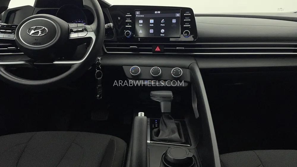 Hyundai Elantra 2023 for Sale in Dubai Image-14
