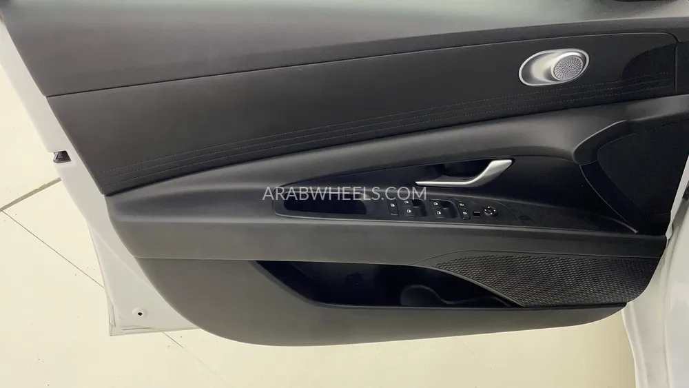 Hyundai Elantra 2023 for Sale in Dubai Image-19