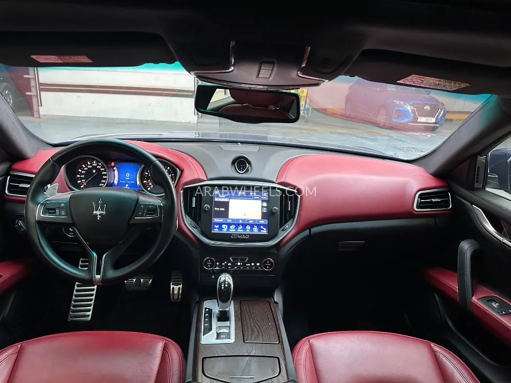 مازيراتي جيبلي 2015 for Sale in دبي Image-8