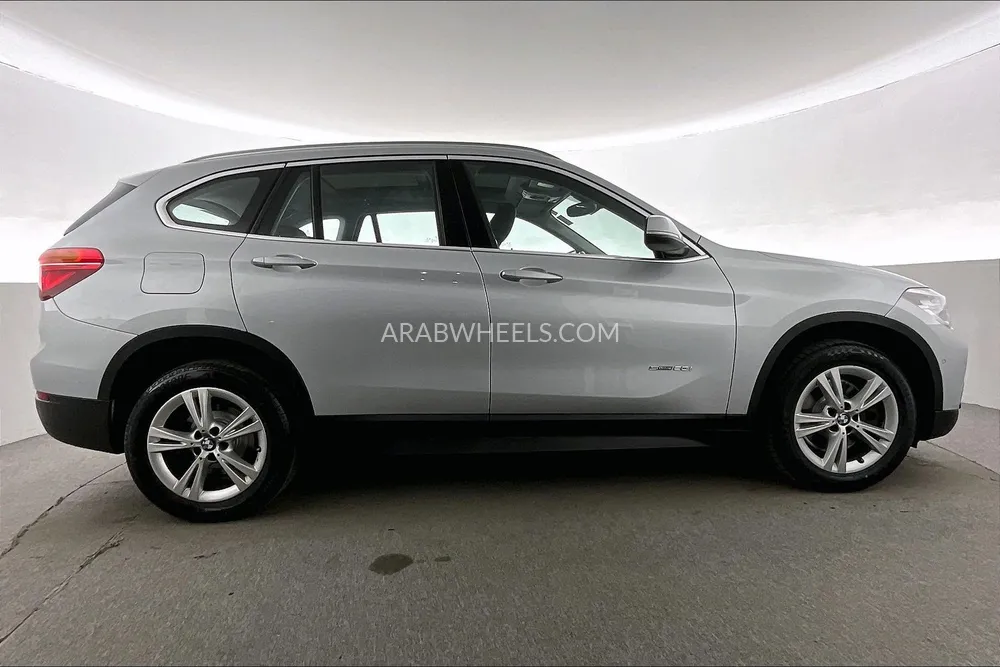 BMW X1 2017 for Sale in Sharjah Image-8