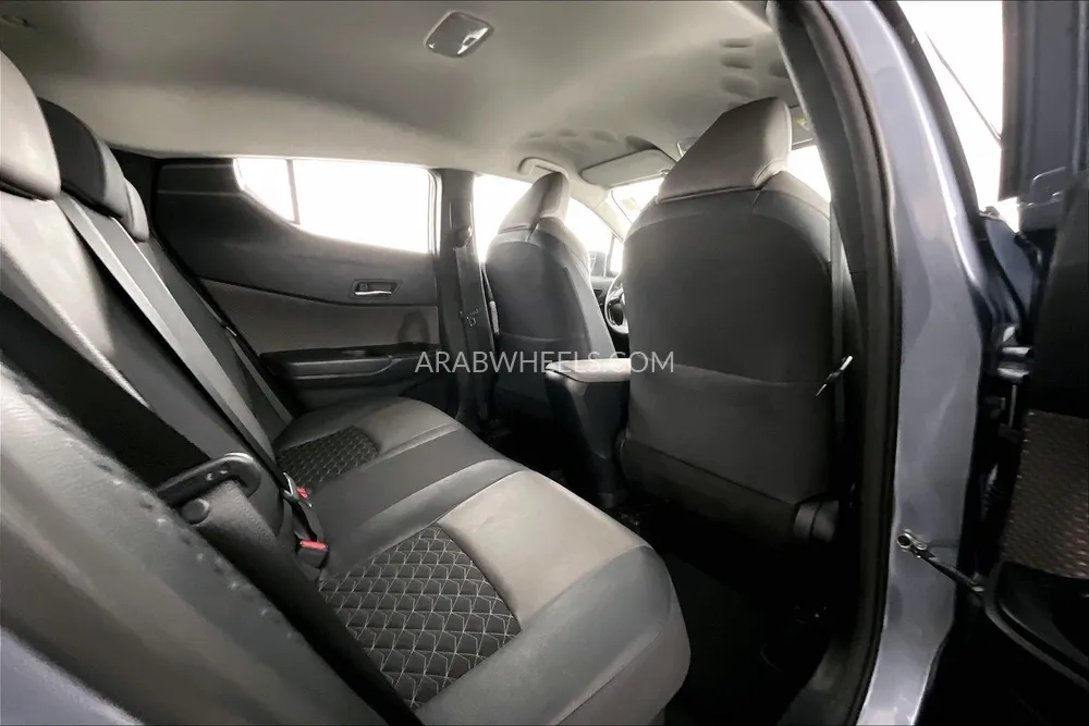 Toyota C-HR 2022 for Sale in Sharjah Image-27