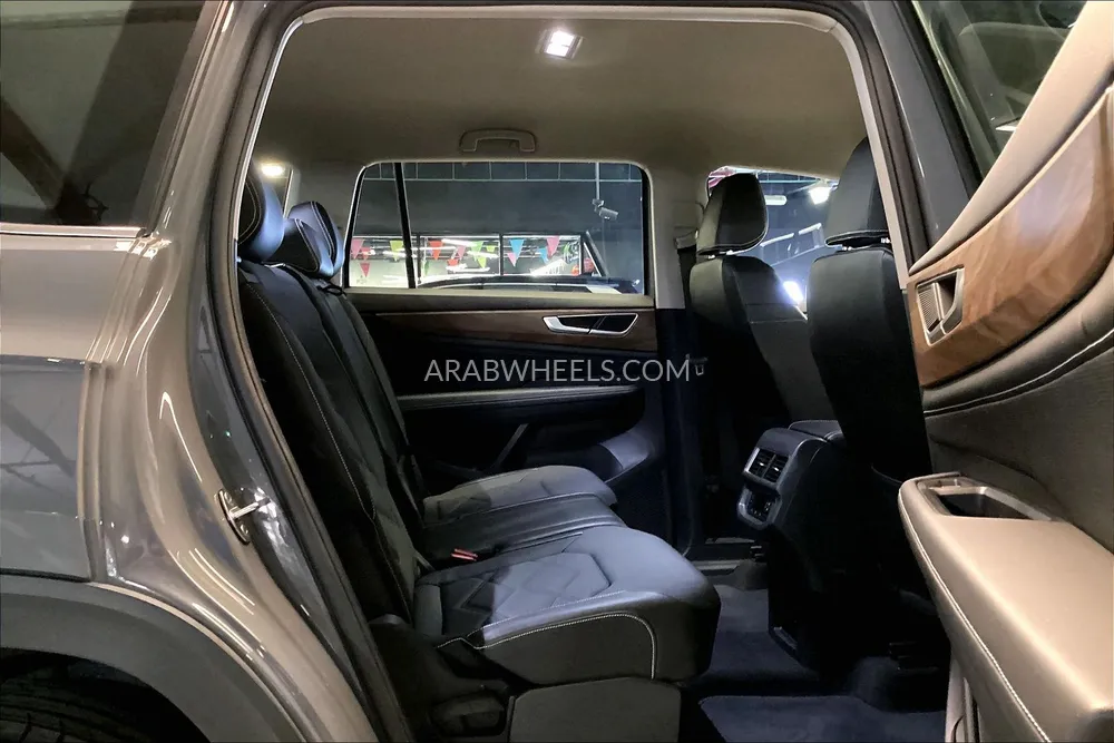 Volkswagen Teramont 2024 for Sale in Sharjah Image-23