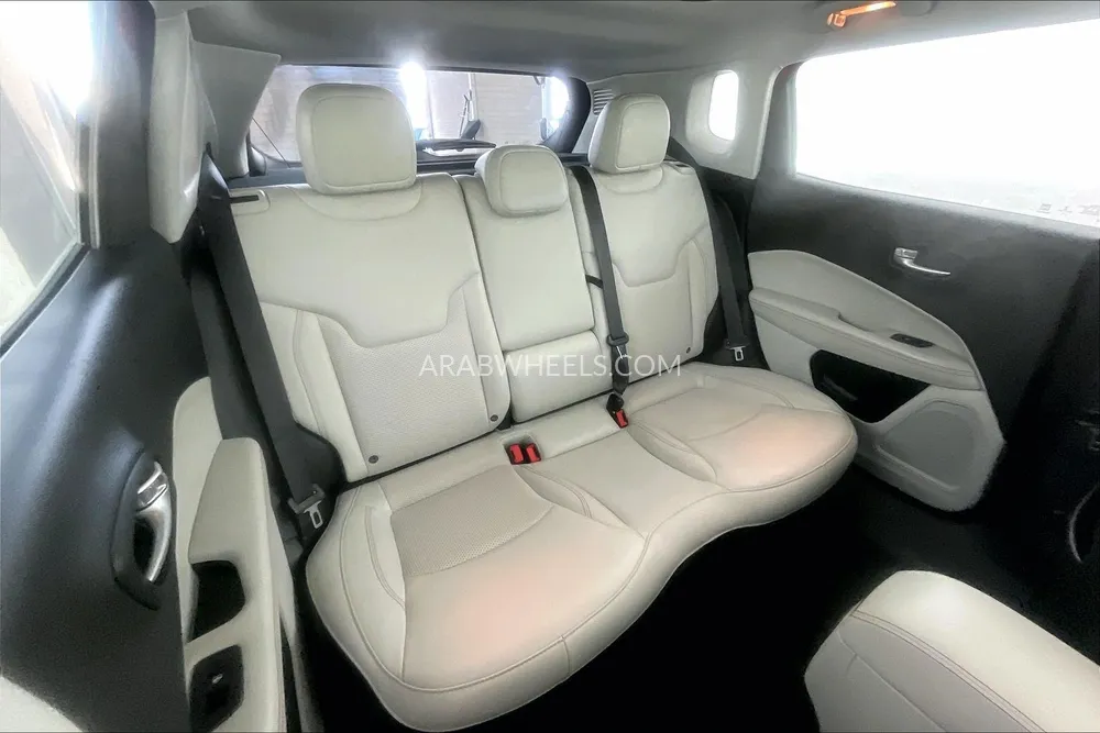 Jeep Compass 2019 for Sale in Sharjah Image-29