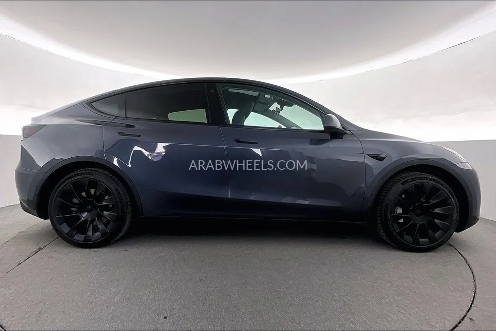 Tesla Model Y 2023 for Sale in Sharjah Image-8