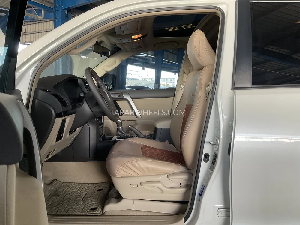 Toyota Land Cruiser Prado 2022 for Sale in Sharjah Image-6