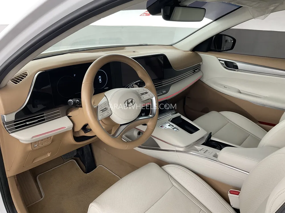 Hyundai Azera 2022 for Sale in Sharjah Image-10