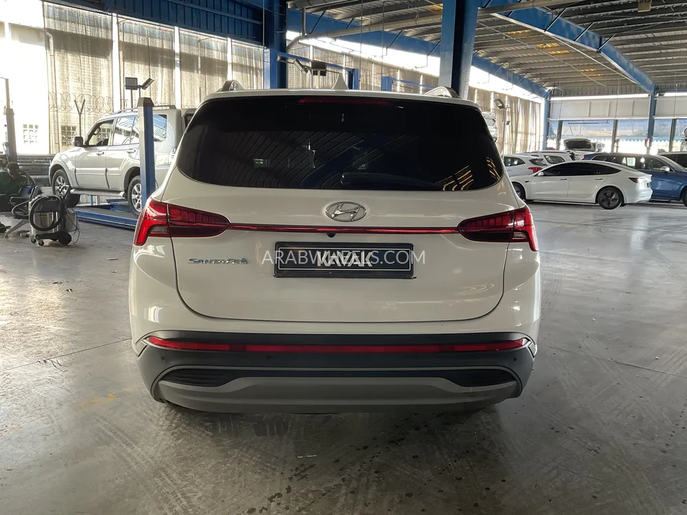 Hyundai Santa Fe 2023 for Sale in Sharjah Image-5