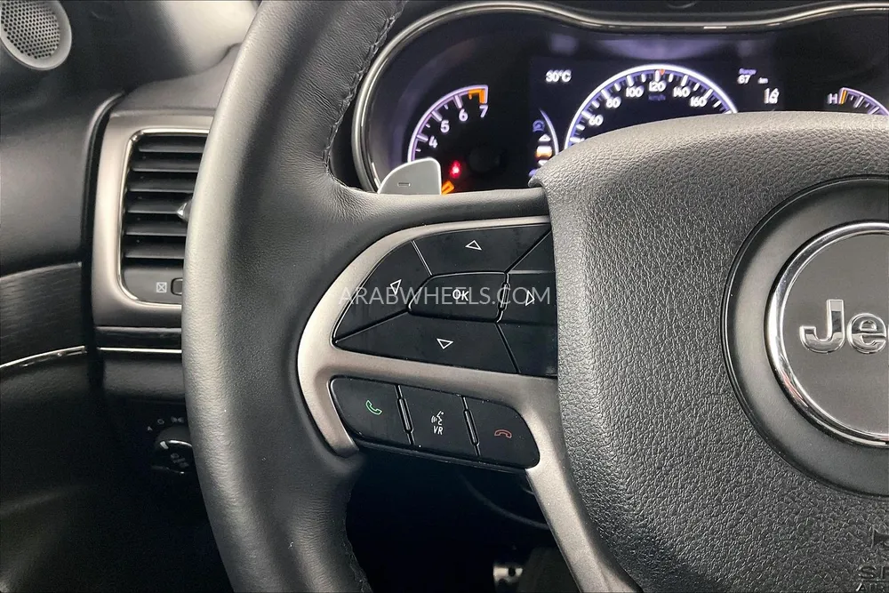 Jeep Grand Cherokee 2018 for Sale in Sharjah Image-21