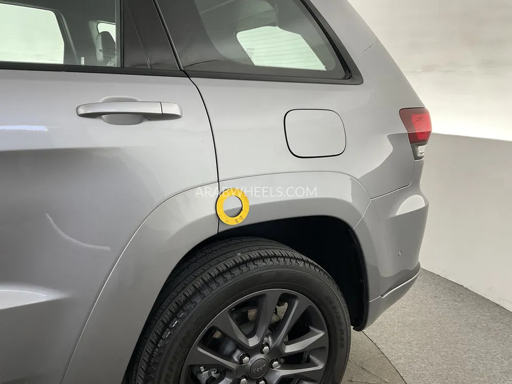 Jeep Grand Cherokee 2018 for Sale in Sharjah Image-31