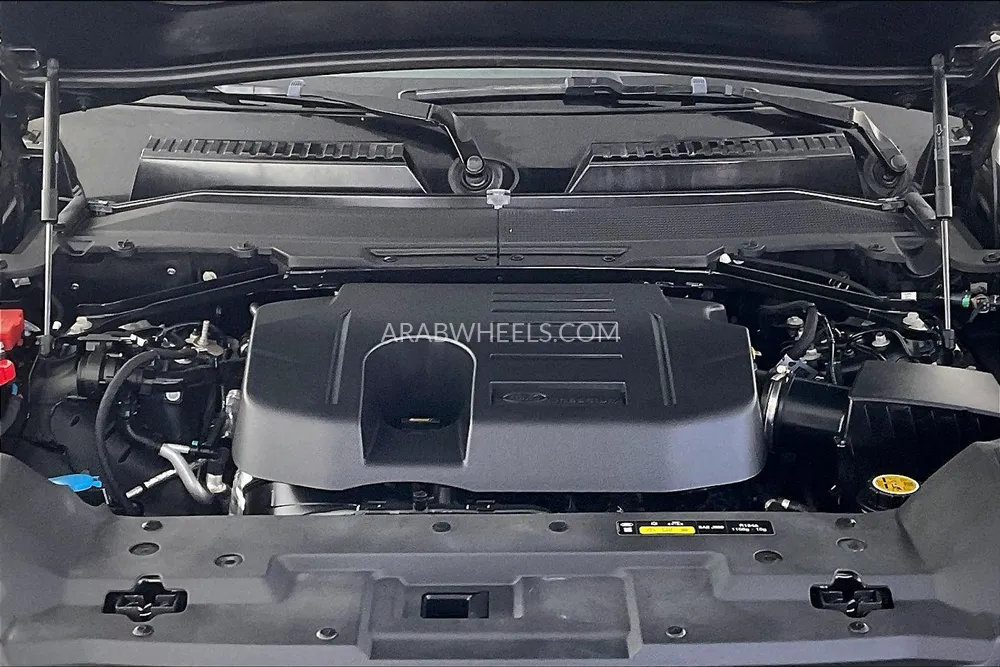 Land Rover Defender 2023 for Sale in Sharjah Image-22