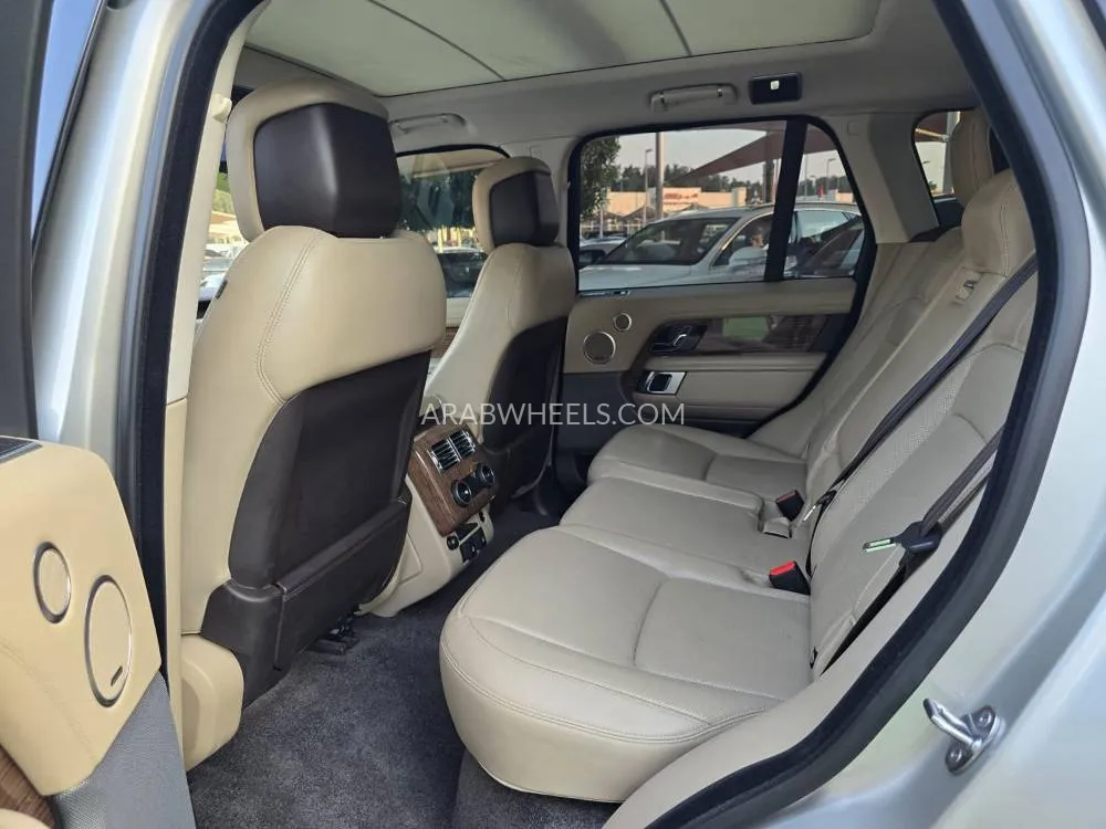 Land Rover Range Rover 2019 for Sale in Sharjah Image-8