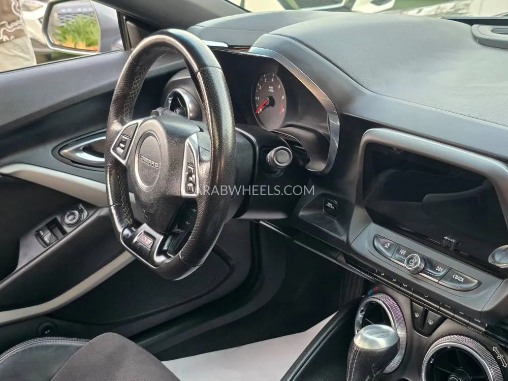 Chevrolet Camaro 2022 for Sale in Sharjah Image-4