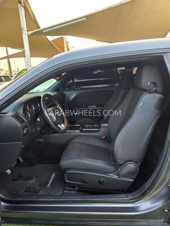 Dodge Challenger 2014 for Sale in Sharjah Image-25