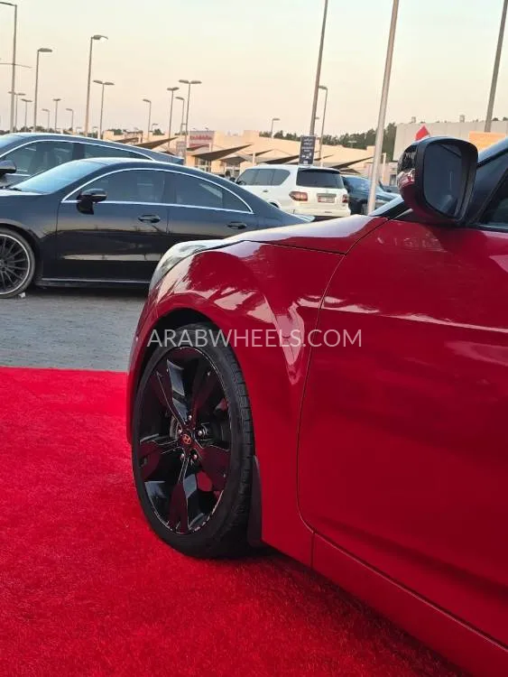 Hyundai Veloster 2015 for Sale in Sharjah Image-2