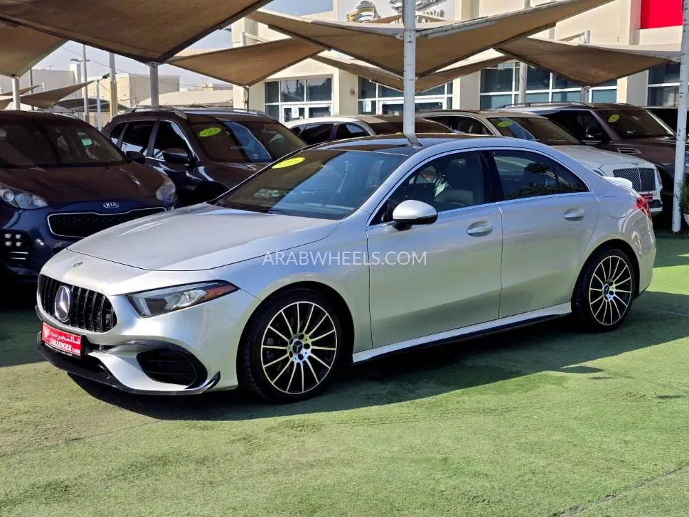 مرسيدس بنز كلاس A 2020 for Sale in الشارقة Image-16