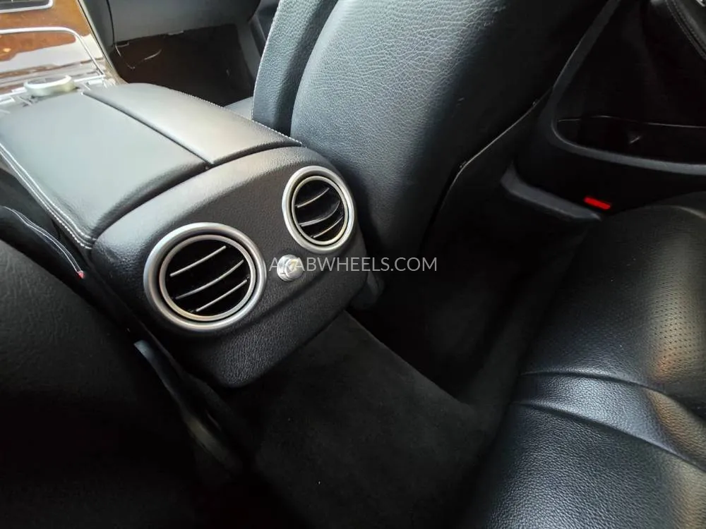 Mercedes Benz C Class 2018 for Sale in Sharjah Image-12