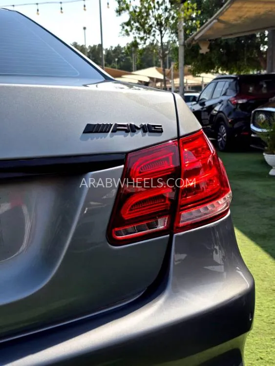 Mercedes Benz E Class 2014 for Sale in Sharjah Image-4