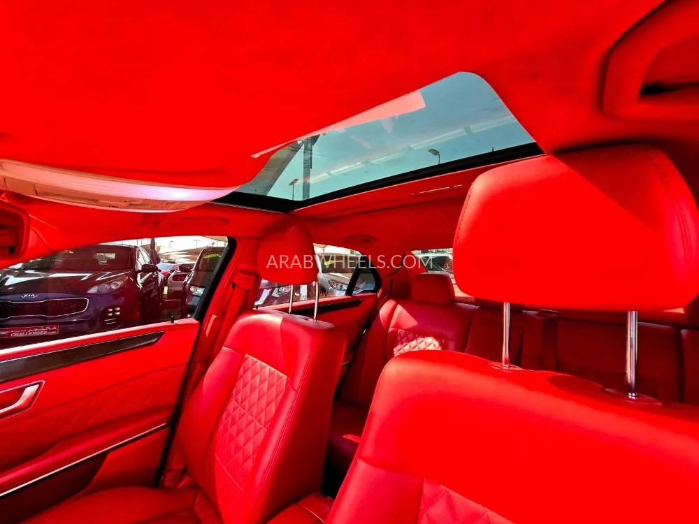 Mercedes Benz E Class 2014 for Sale in Sharjah Image-21