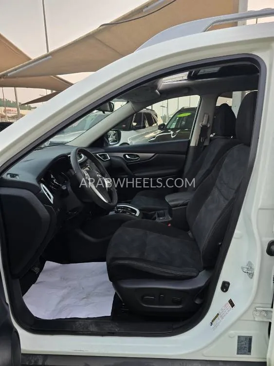 Nissan Rogue 2016 for Sale in Sharjah Image-2
