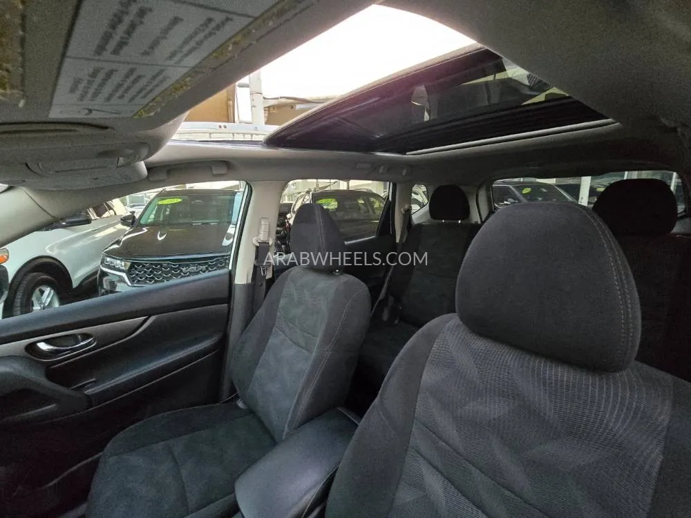 Nissan Rogue 2016 for Sale in Sharjah Image-13