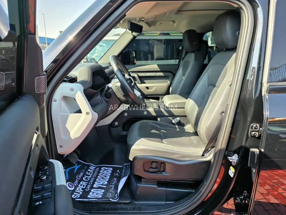 Land Rover Defender 2020 for Sale in Dubai Image-12