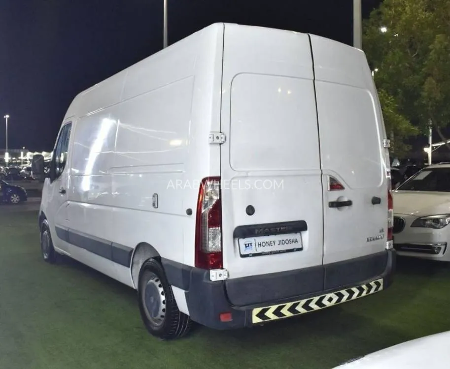 Renault Master 2020 for Sale in Dubai Image-6