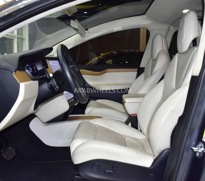 Tesla Model X 2019 for Sale in Dubai Image-11