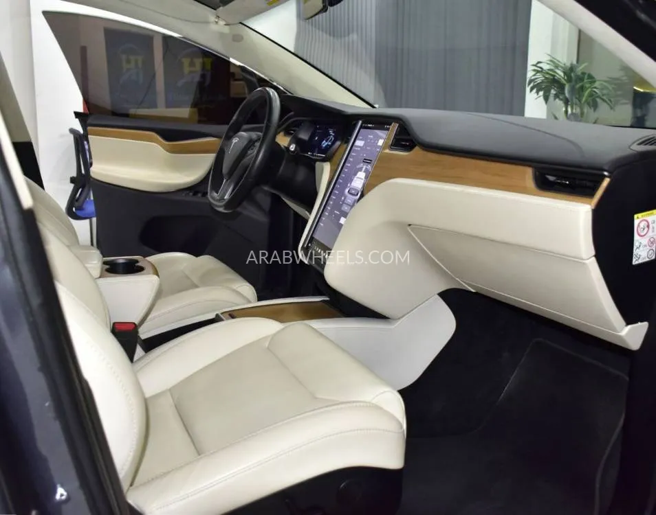 Tesla Model X 2019 for Sale in Dubai Image-14