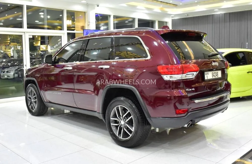Jeep Cherokee 2017 for Sale in Dubai Image-7
