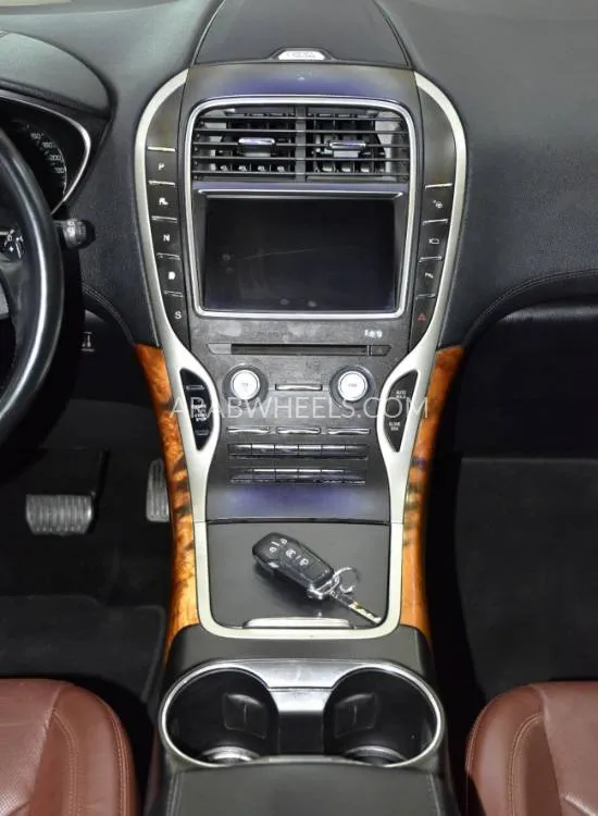 Lincoln MKX 2016 for Sale in Dubai Image-15