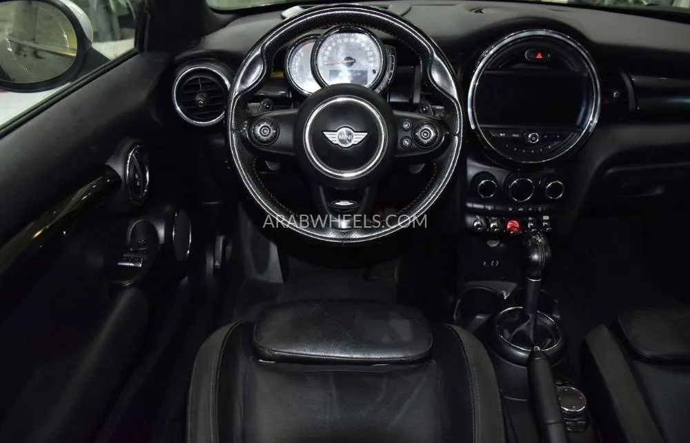 Mini Cooper 2018 for Sale in Dubai Image-12