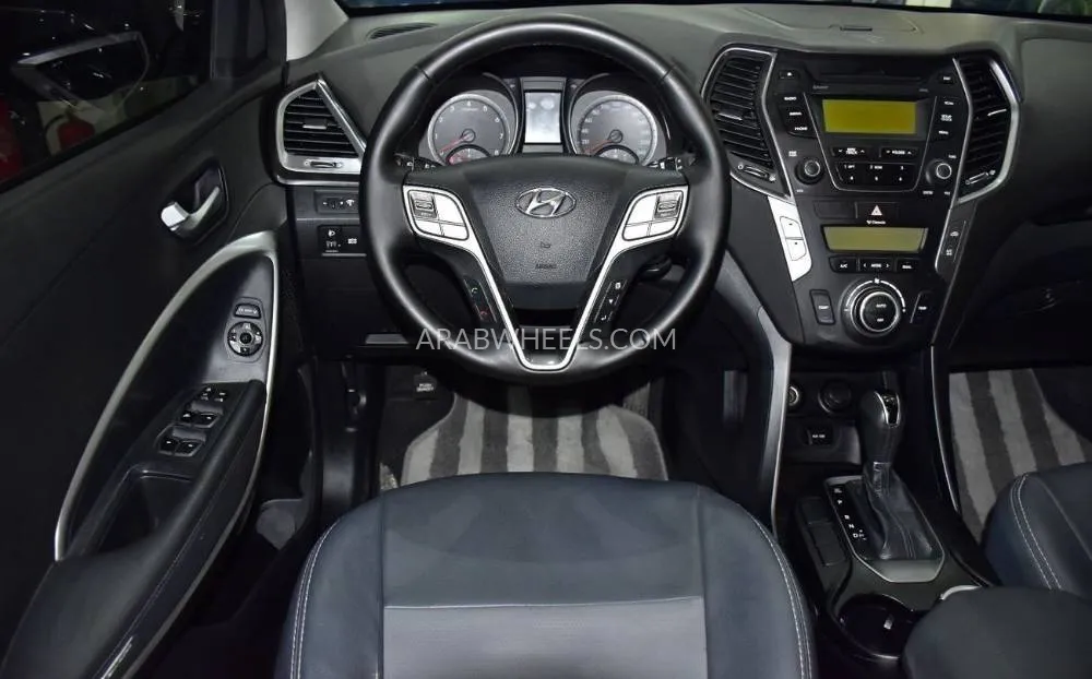 Hyundai Grand Santa Fe 2014 for Sale in Dubai Image-12