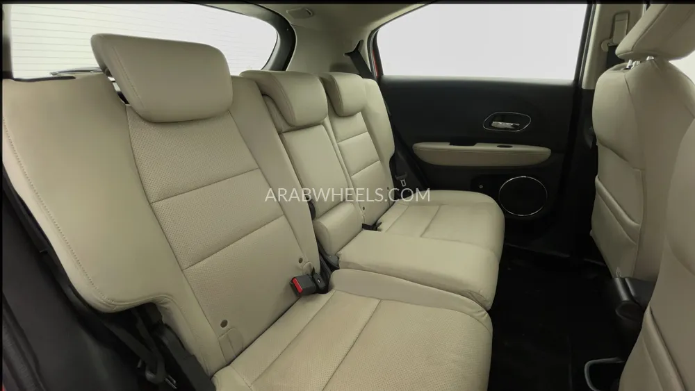 Honda HR-V 2021 for Sale in Dubai Image-26