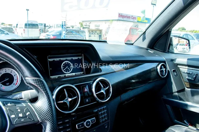 Mercedes Benz GLK Class 2013 for Sale in Dubai Image-17