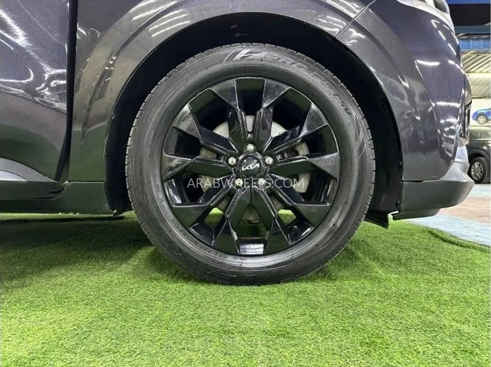 Kia Carnival 2021 for Sale in Ajman Image-18