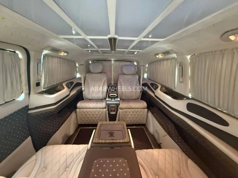 Mercedes Benz V Class 2022 for Sale in Dubai Image-12