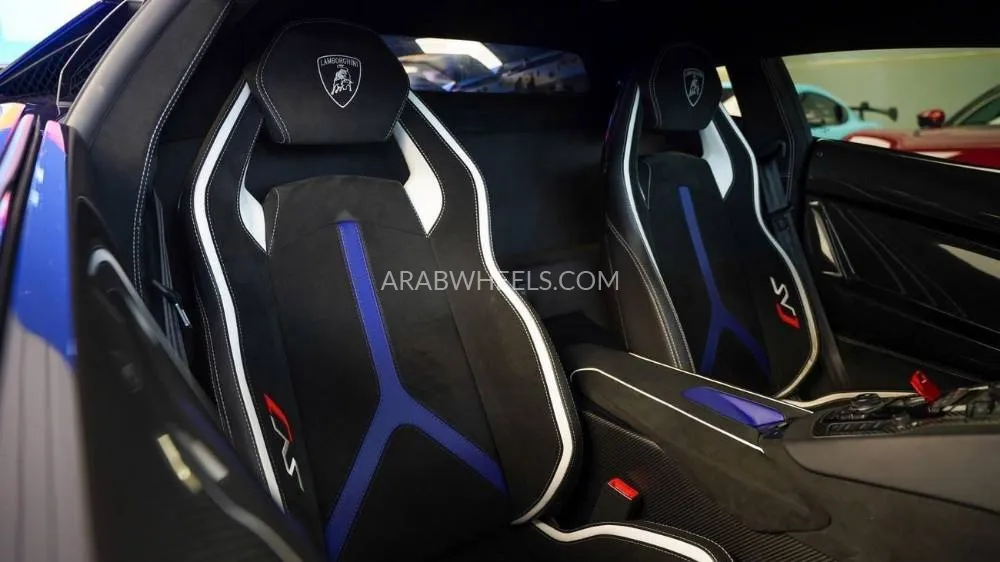 Lamborghini Aventador 2019 for Sale in Dubai Image-12