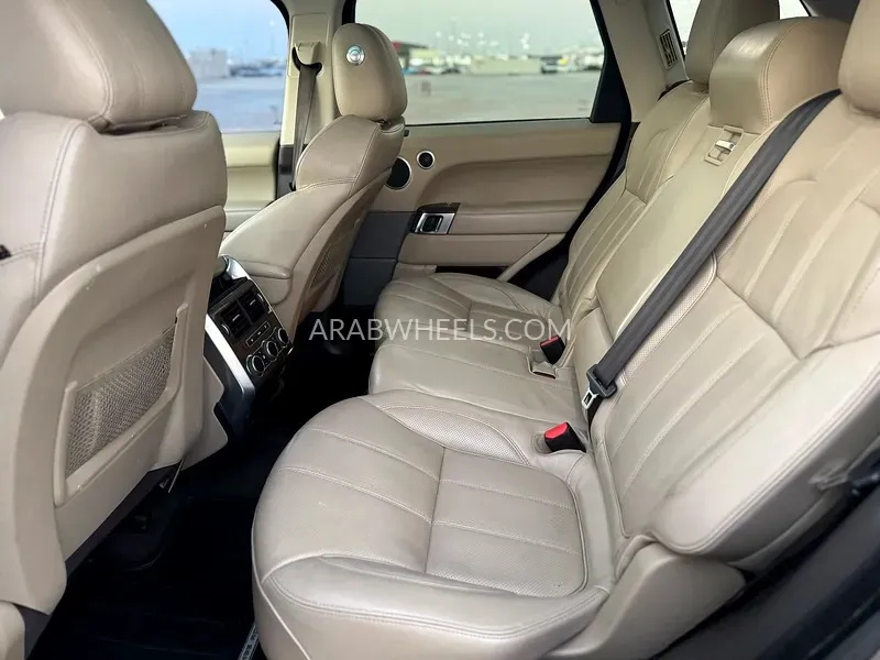 لاند روفر رينج روفر سبورت 2016 for Sale in الشارقة Image-9