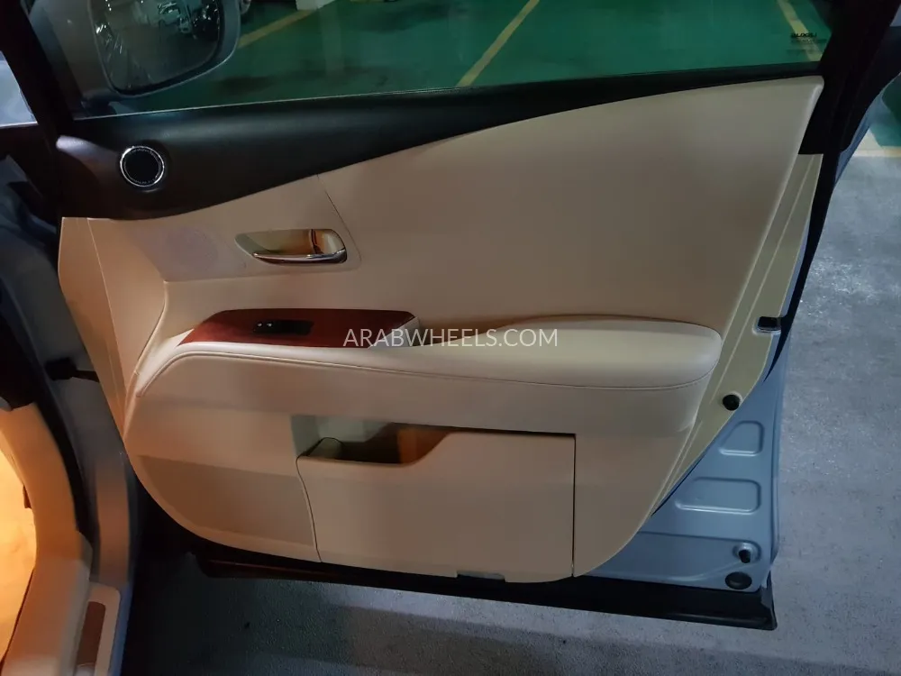 Lexus RX 2012 for Sale in Dubai Image-17