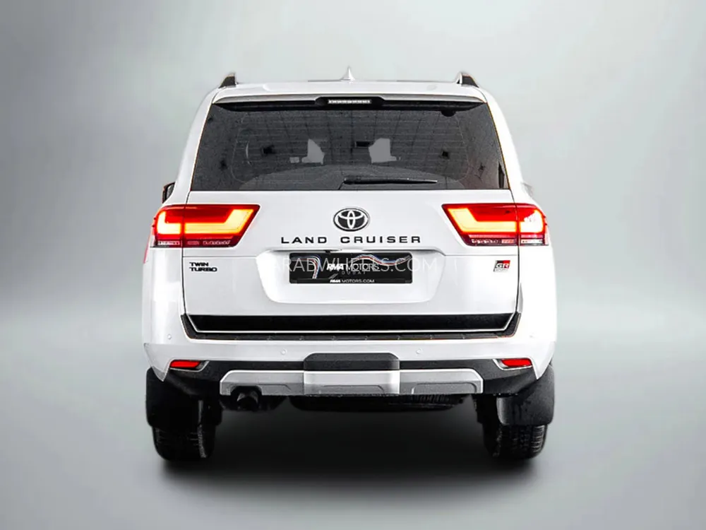 Toyota Land Cruiser 2023 for Sale in Dubai Image-4