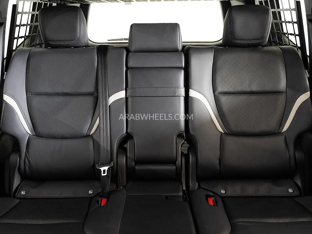 Toyota Land Cruiser 2023 for Sale in Dubai Image-12