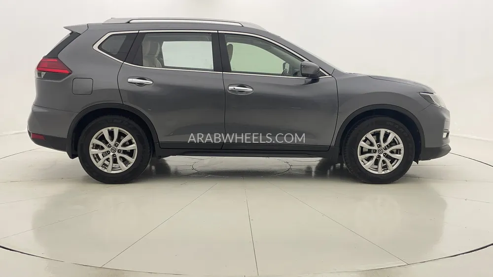 Nissan X-Trail 2019 for Sale in Dubai Image-2