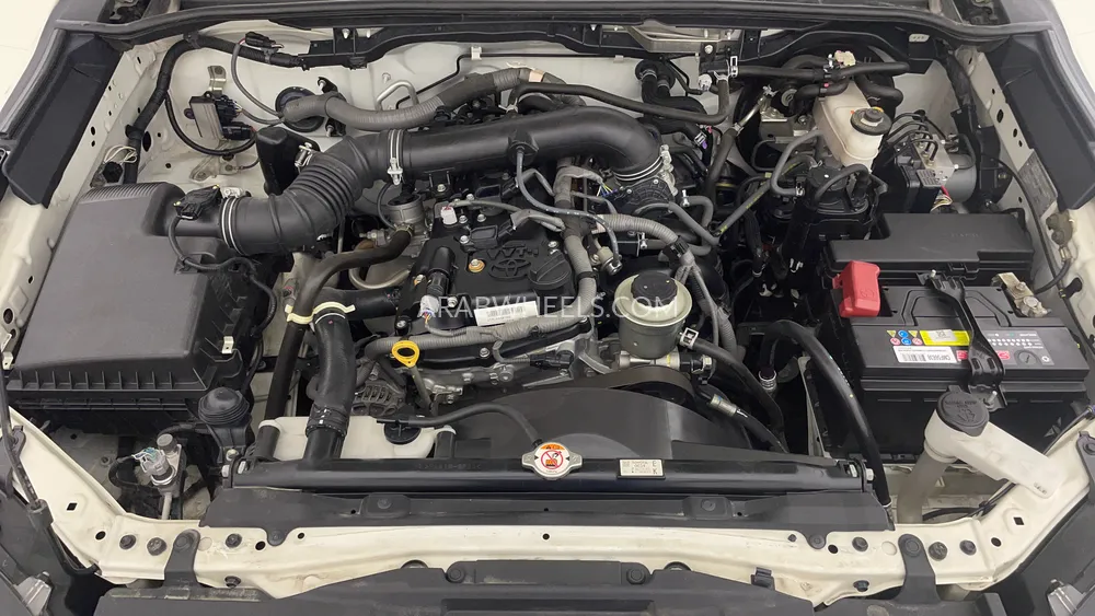 Toyota Fortuner 2022 for Sale in Dubai Image-9