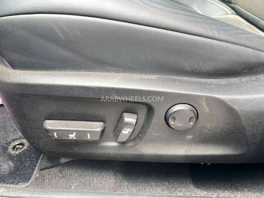 Lexus RX 2019 for Sale in Dubai Image-14